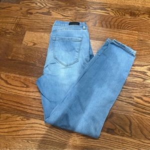 blue skinny jeans,gently worn, in great condition!